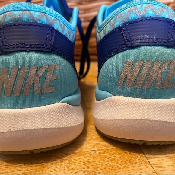Women’s Nike Fit Sole Aqua and Indigo Athletic Shoes - Picture 3 of 4